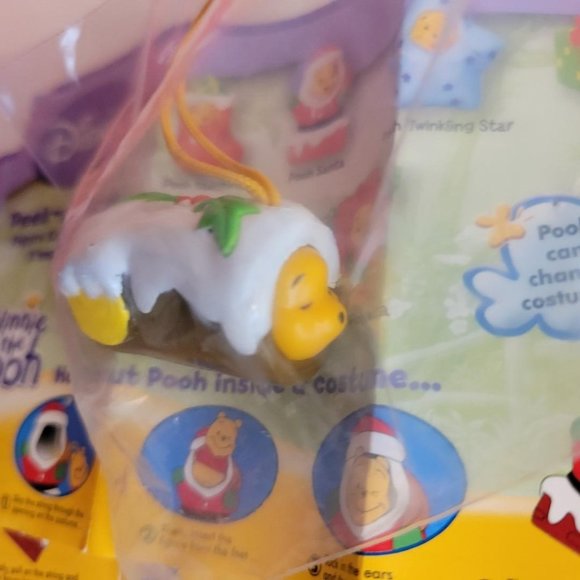 Winnie The Pooh Peek-a-Pooh Christmas #10  Pooh Yule Log Tomy Yujin Dis… - Picture 1 of 4